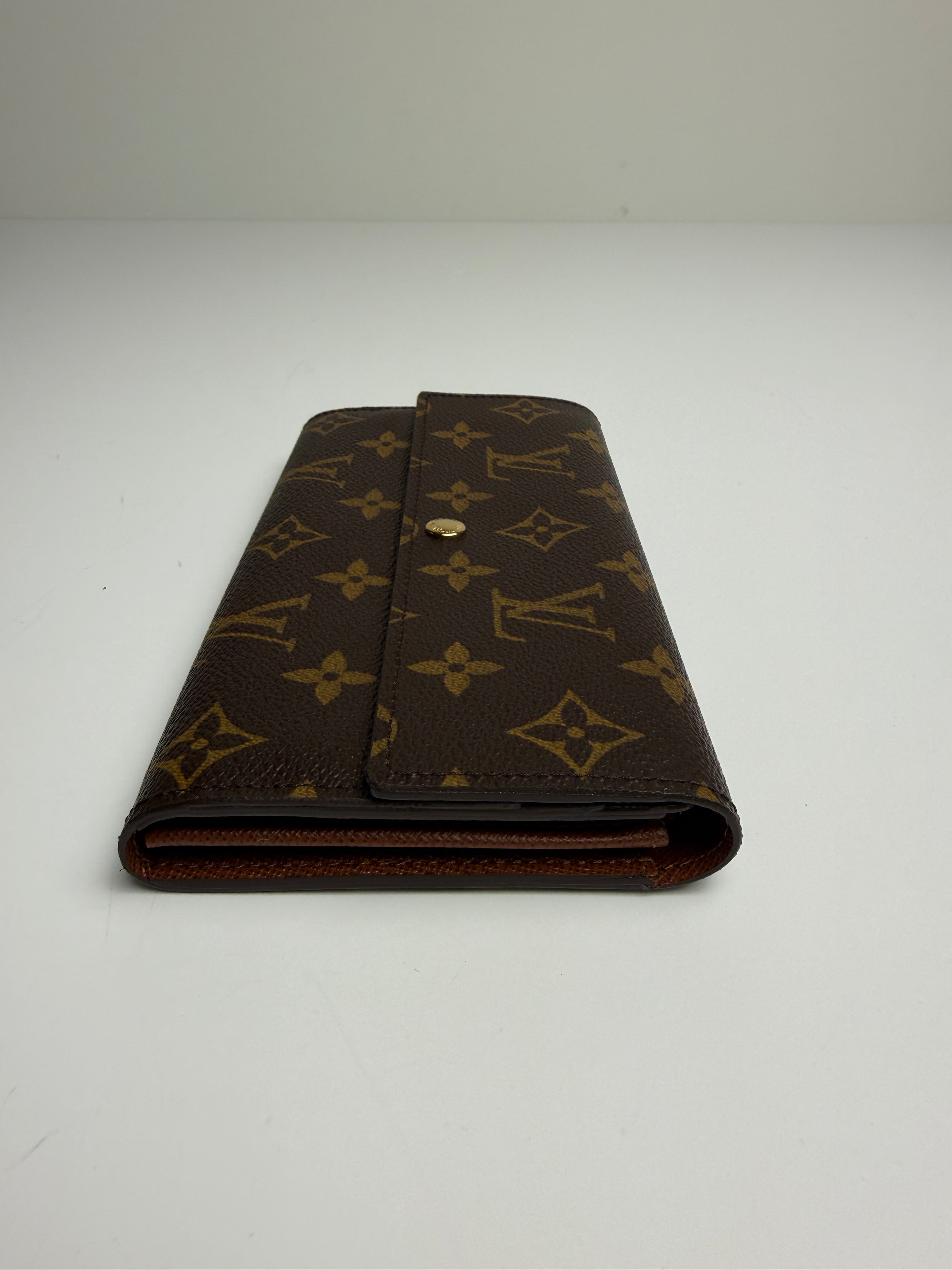 LOUIS VUITTON SARA WALLET MONOGRAM