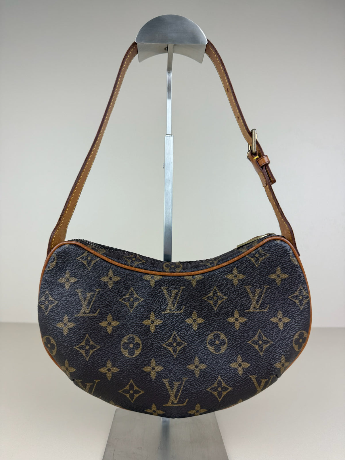 LOUIS VUITTON CROISSANT PM