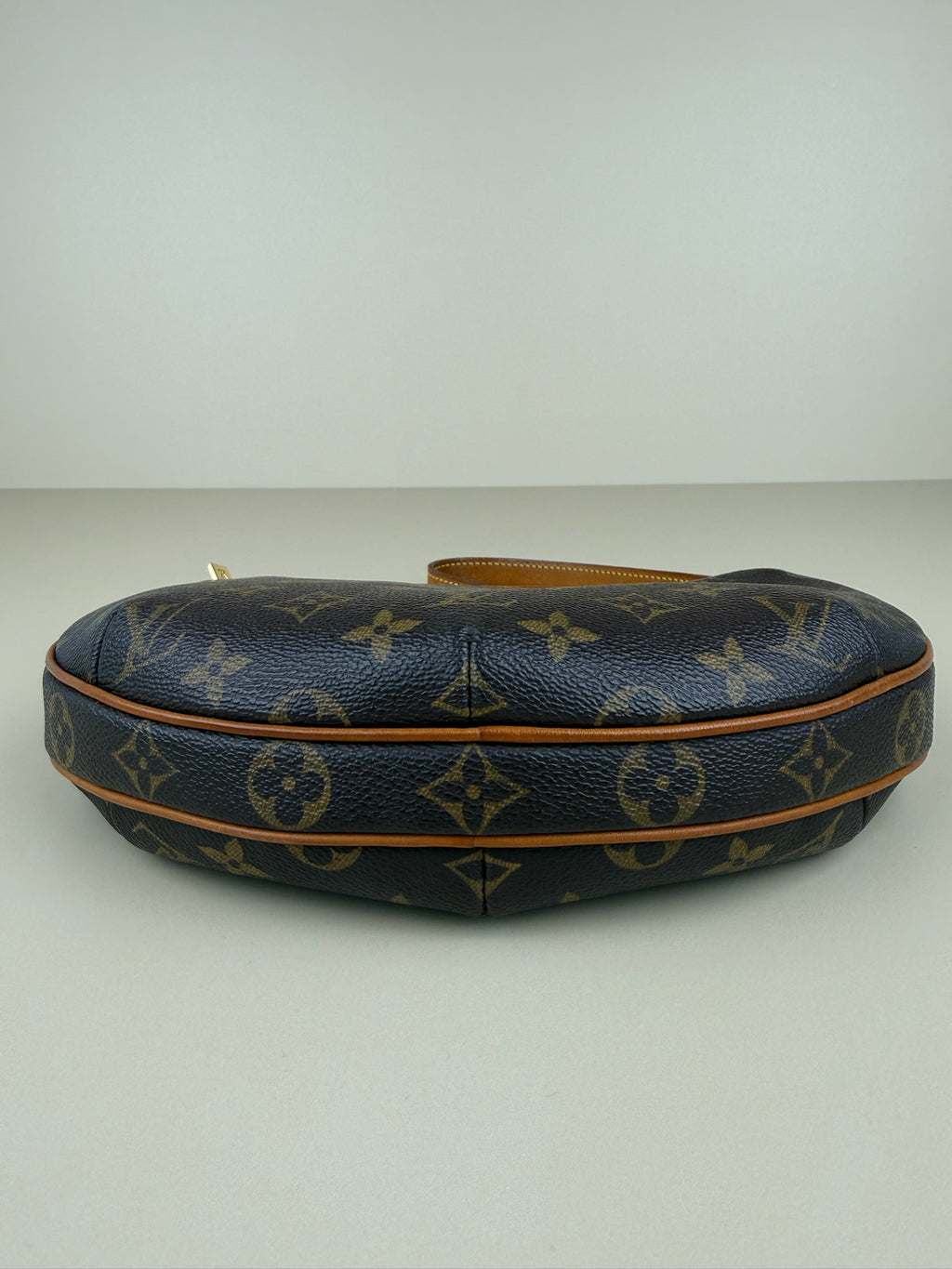 LOUIS VUITTON CROISSANT PM