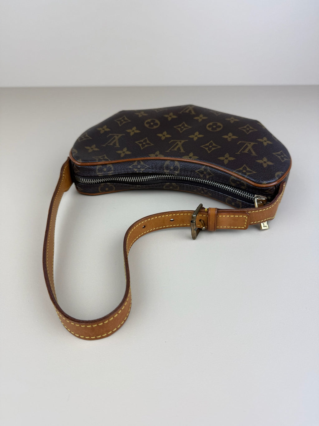 LOUIS VUITTON CROISSANT PM