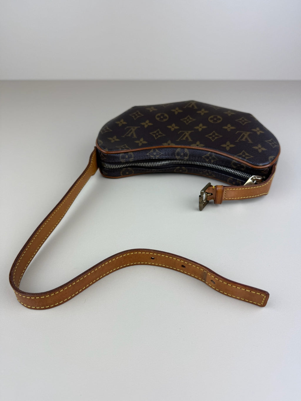 LOUIS VUITTON CROISSANT PM