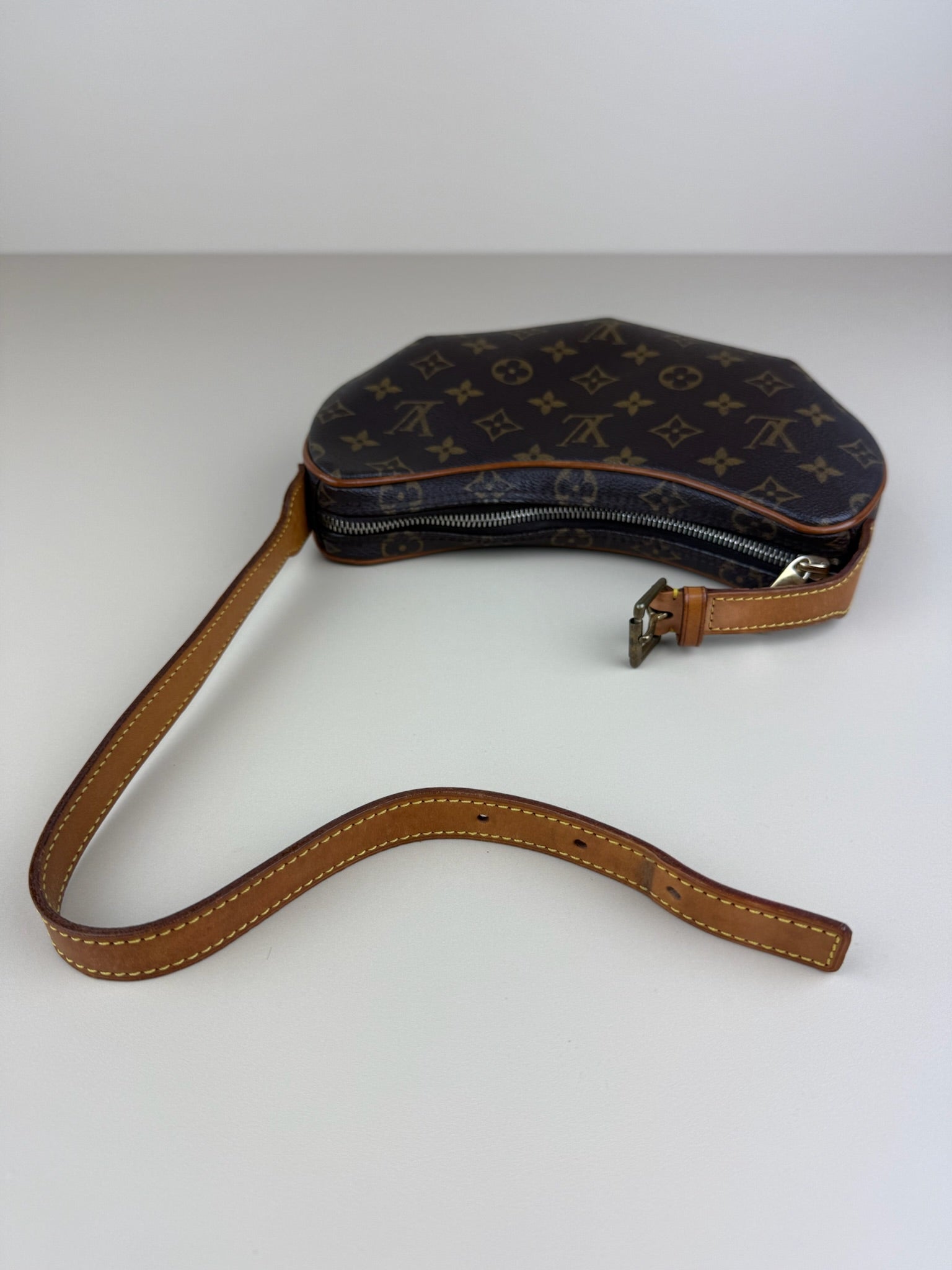 LOUIS VUITTON CROISSANT PM