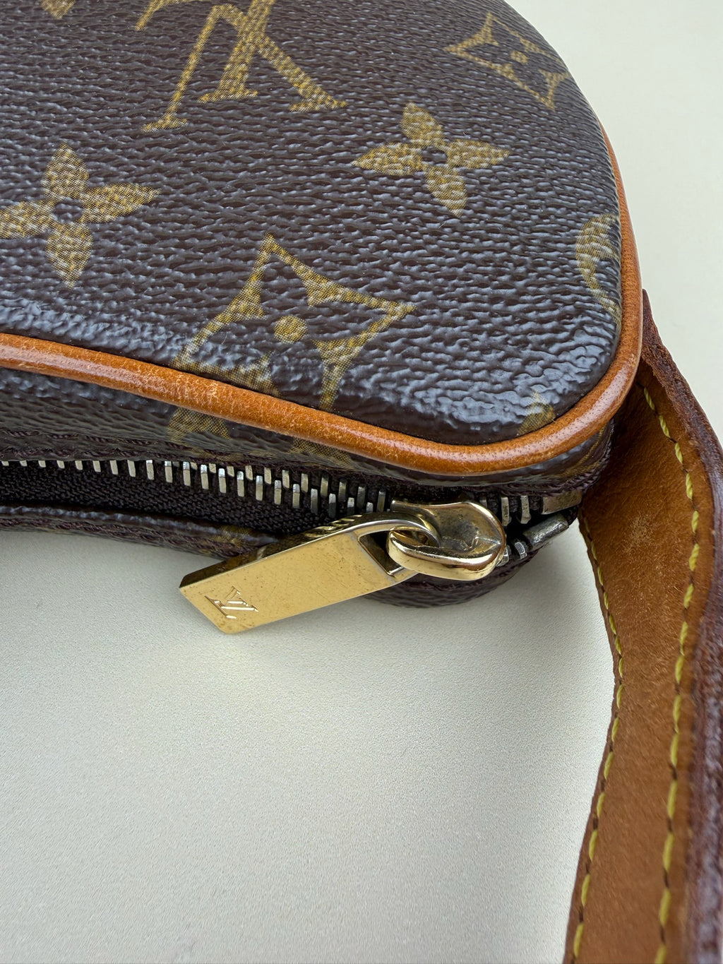 LOUIS VUITTON CROISSANT PM