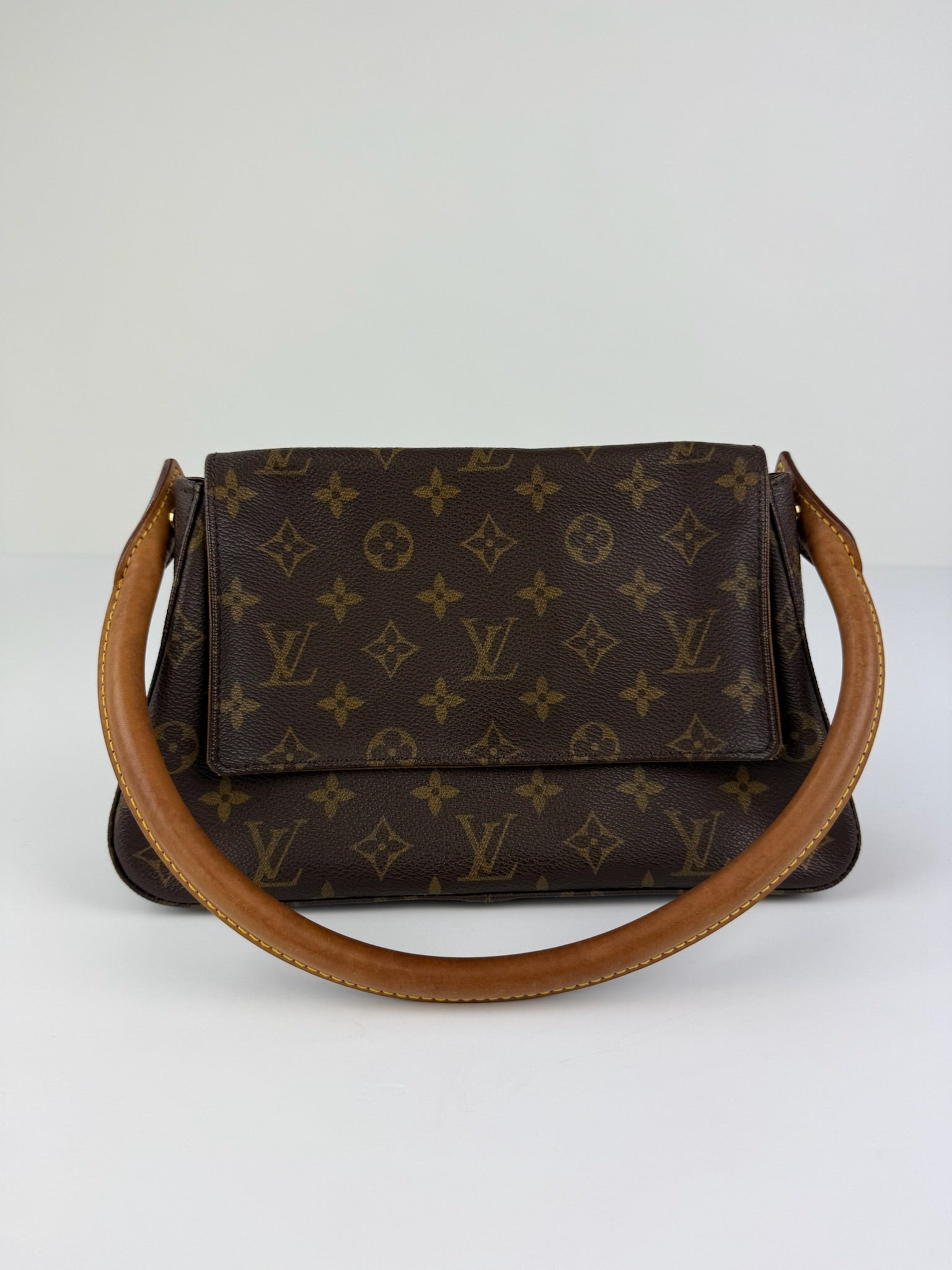 LOUIS VUITTON LOOPING MINI