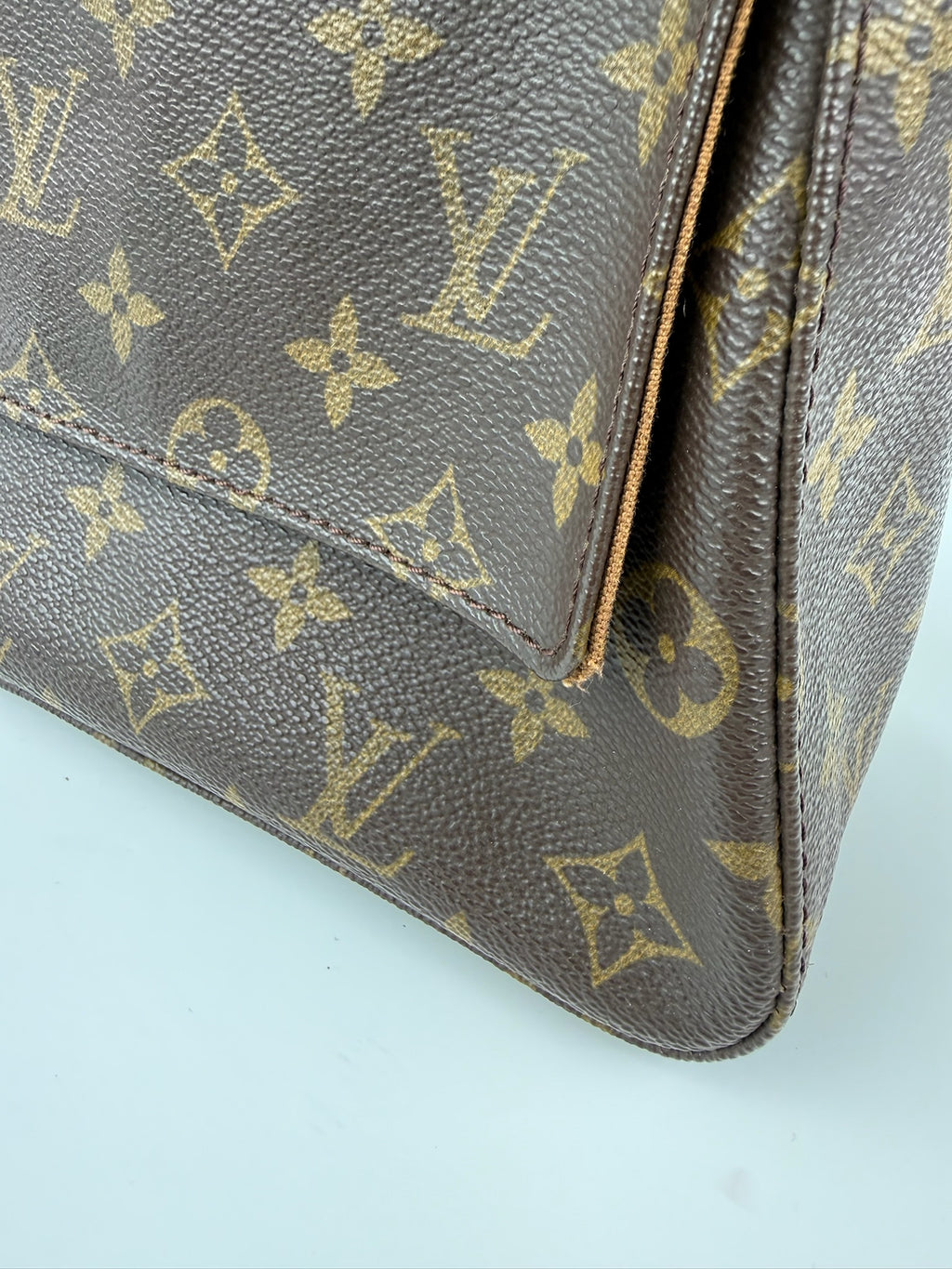 LOUIS VUITTON LOOPING MINI