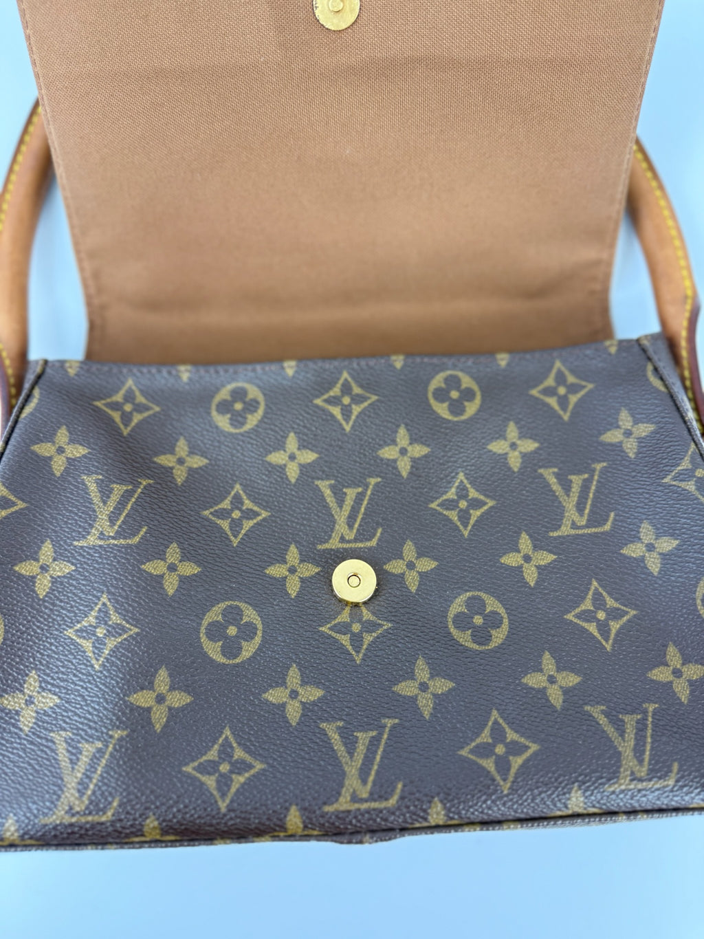 LOUIS VUITTON LOOPING MINI