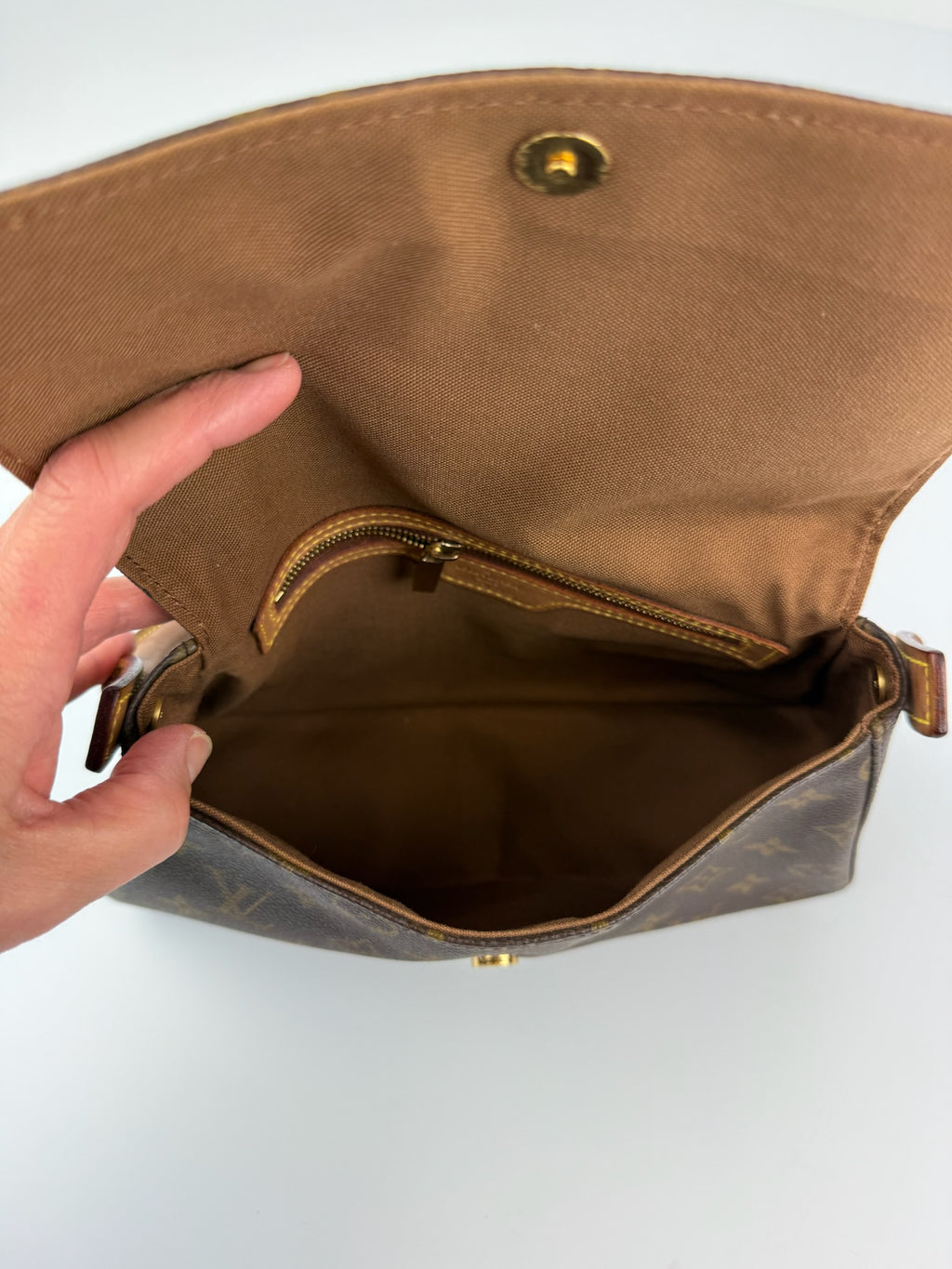 LOUIS VUITTON LOOPING MINI