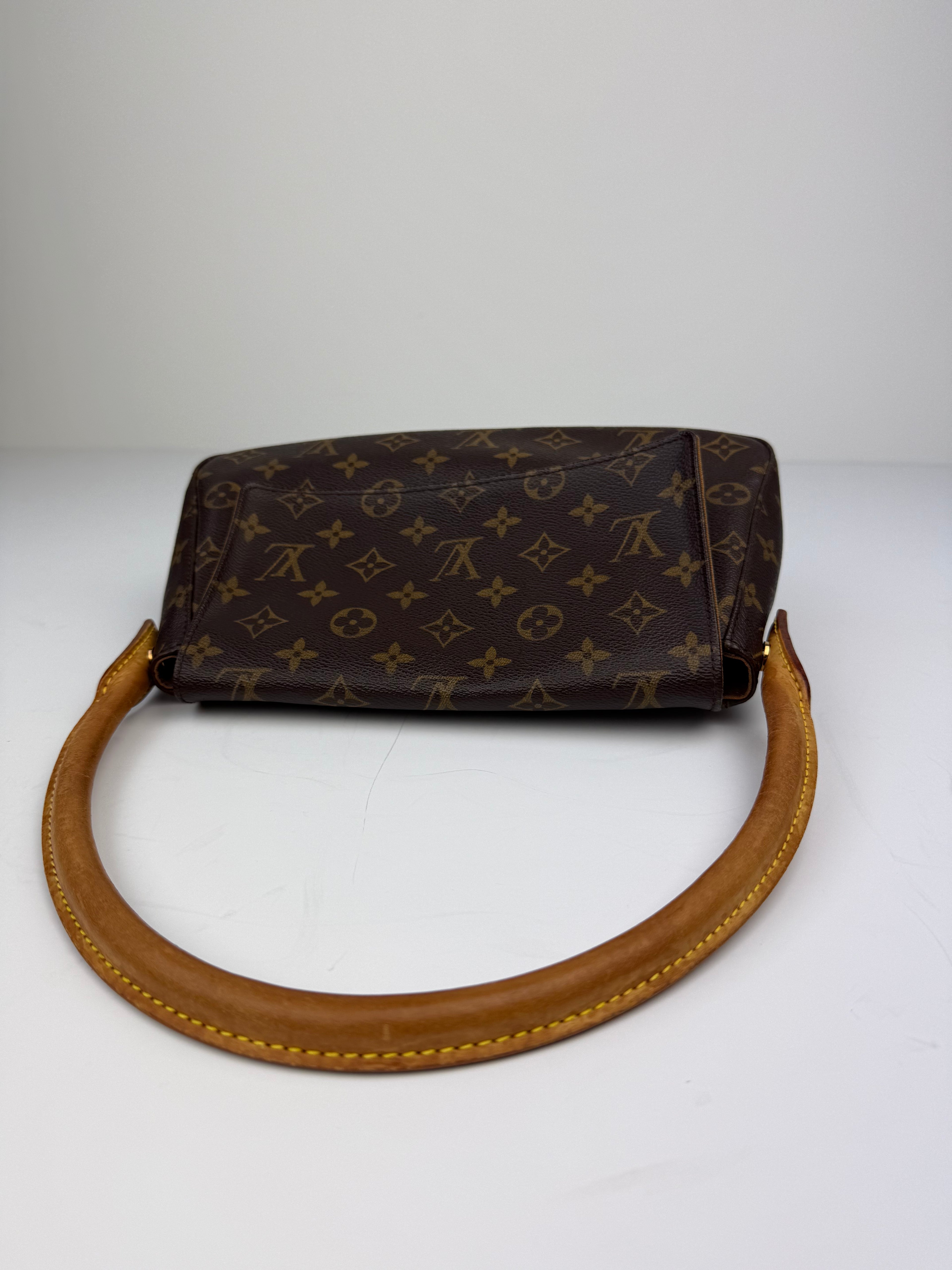 LOUIS VUITTON LOOPING MINI